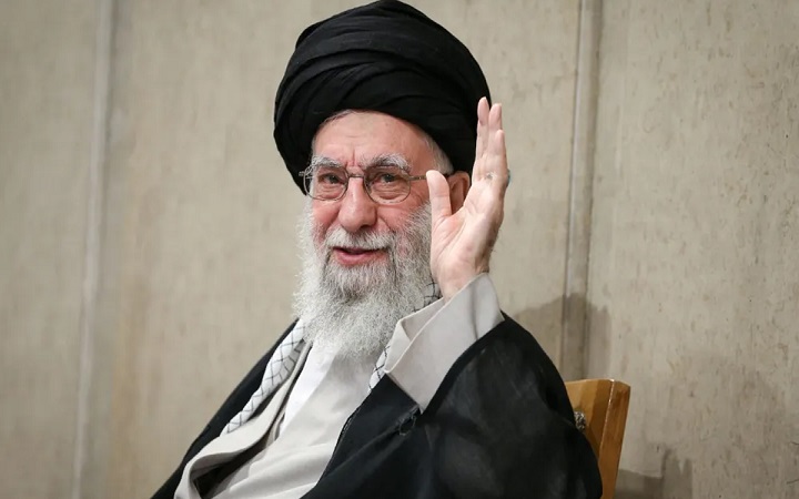 ইরানে দুই হাজারের বেশি বন্দিকে ক্ষমা করলেন খামেনি